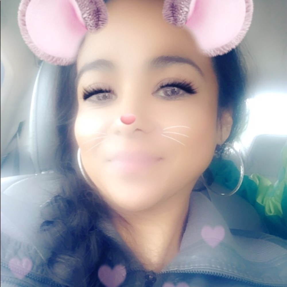 Meet your Posher, Alma